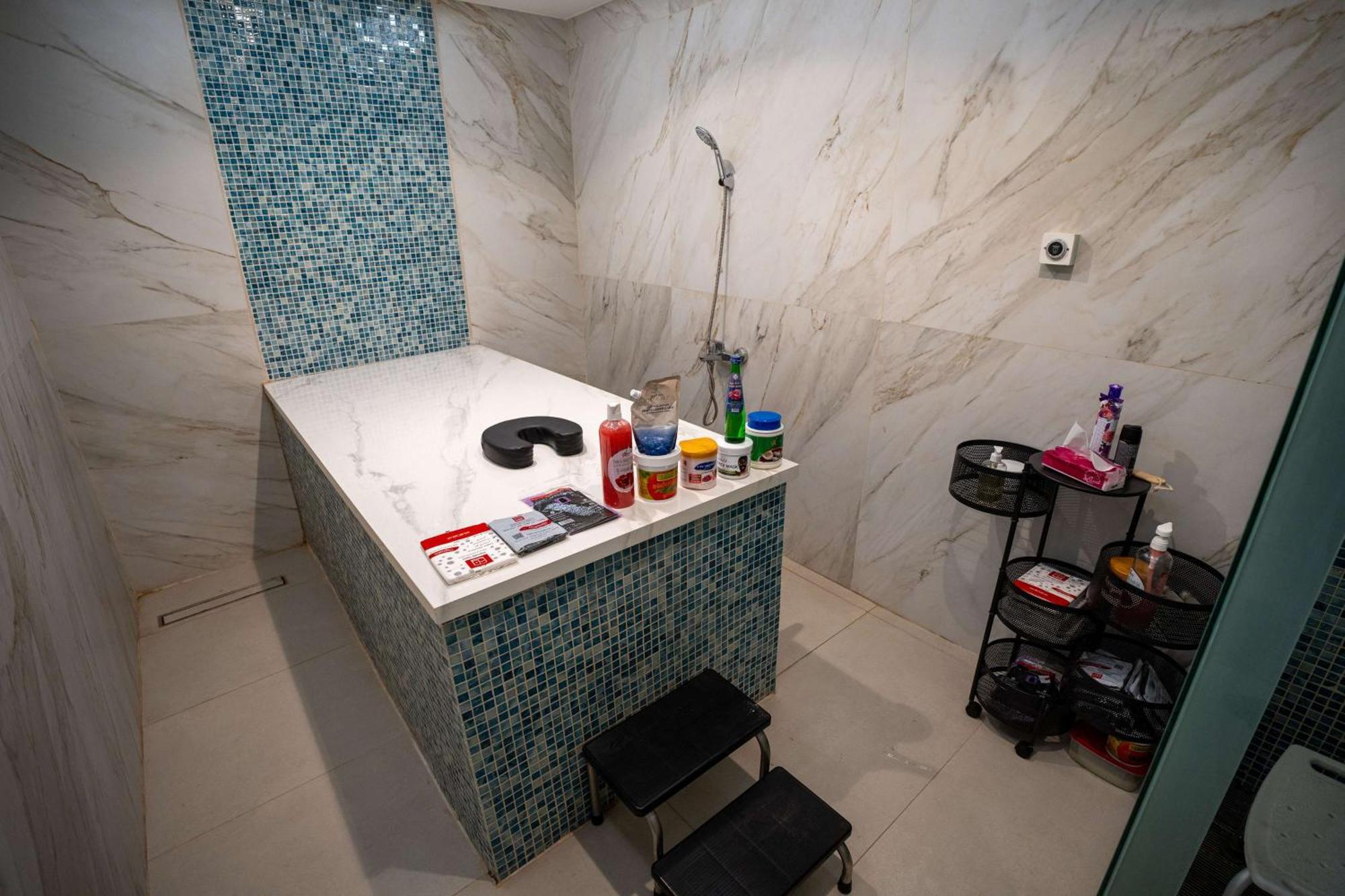 Western Danat Almansak Hotel