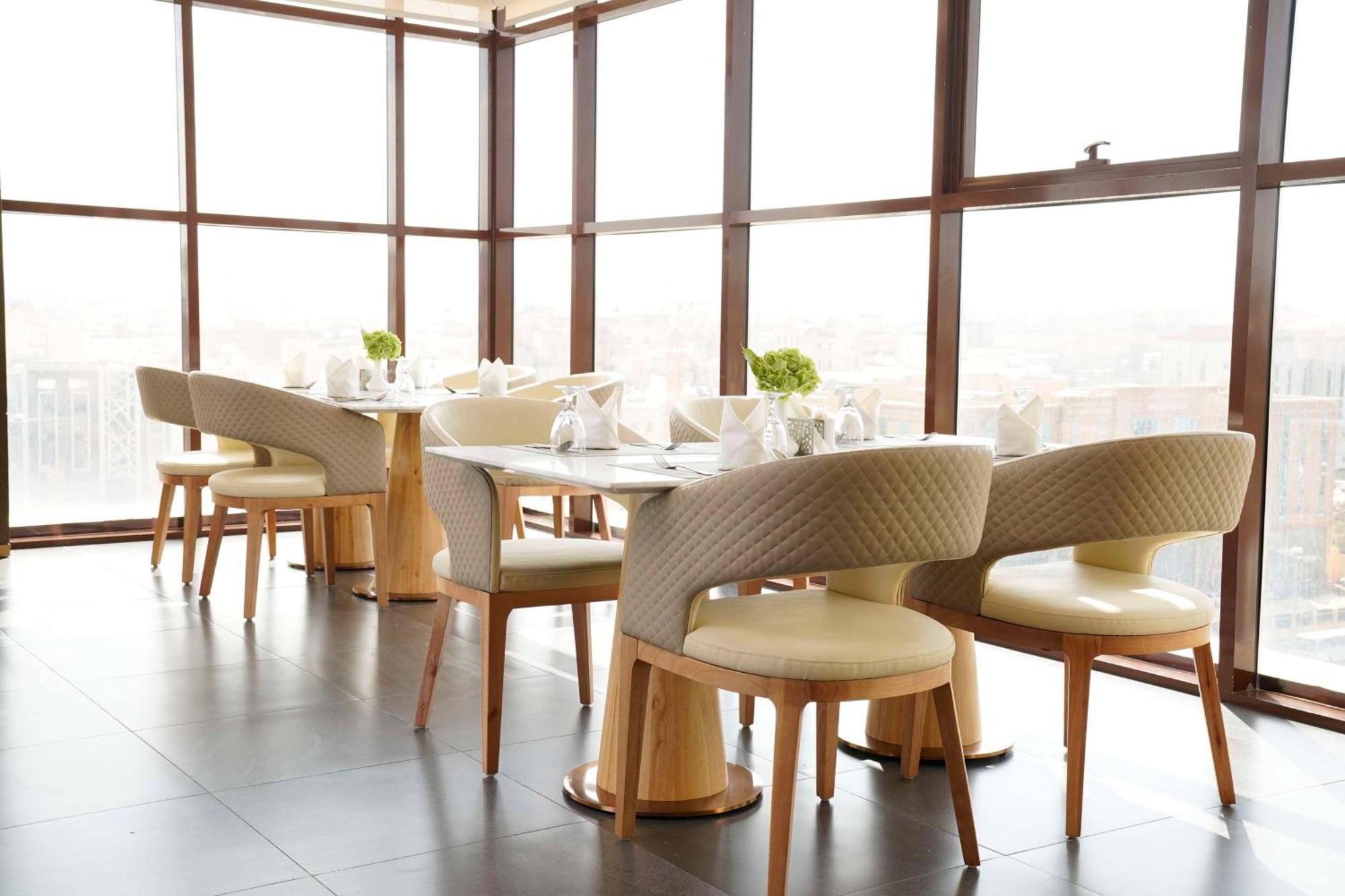 Western Danat Almansak Hotel 4*
