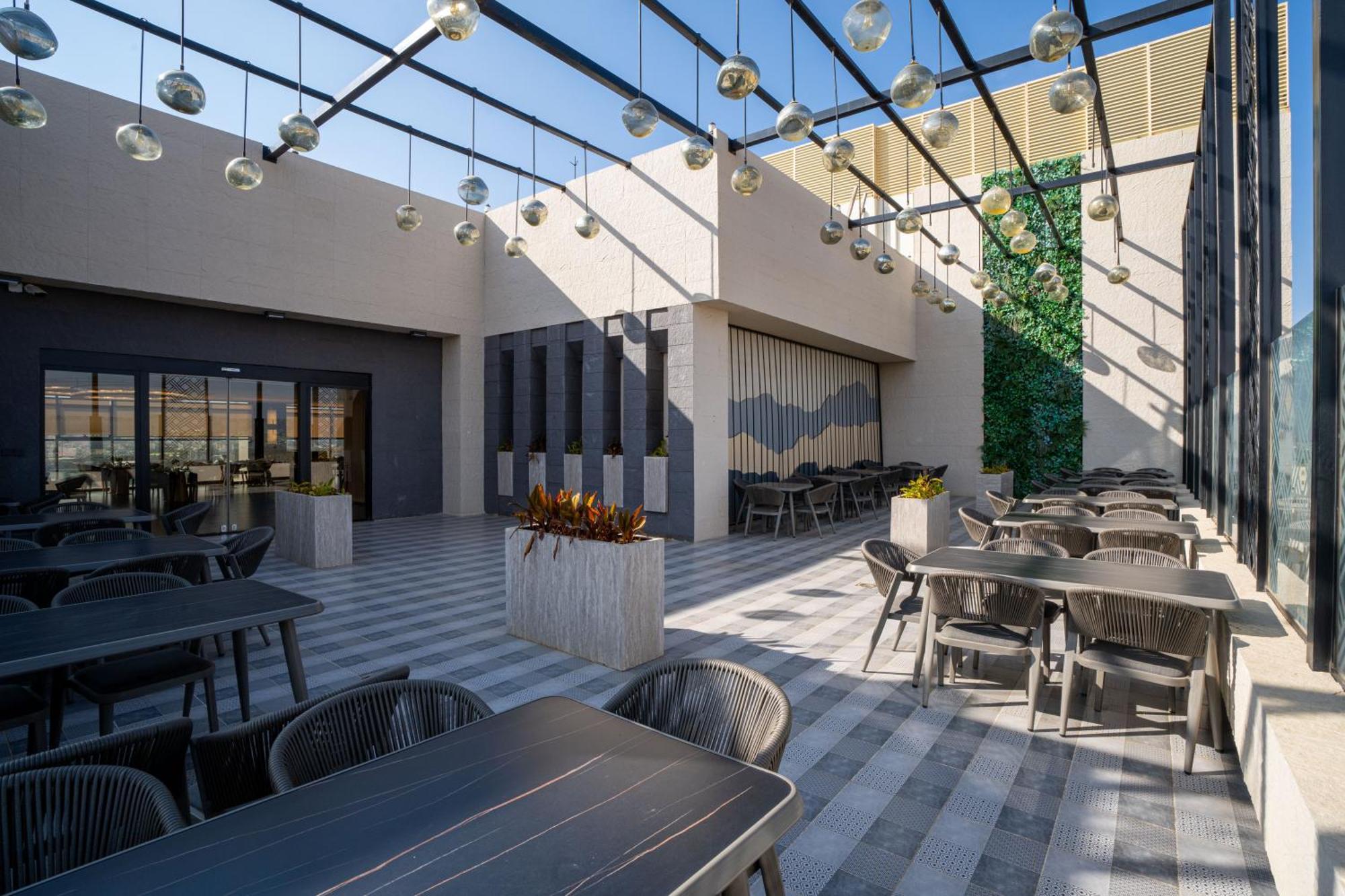 Western Danat Almansak Hotel